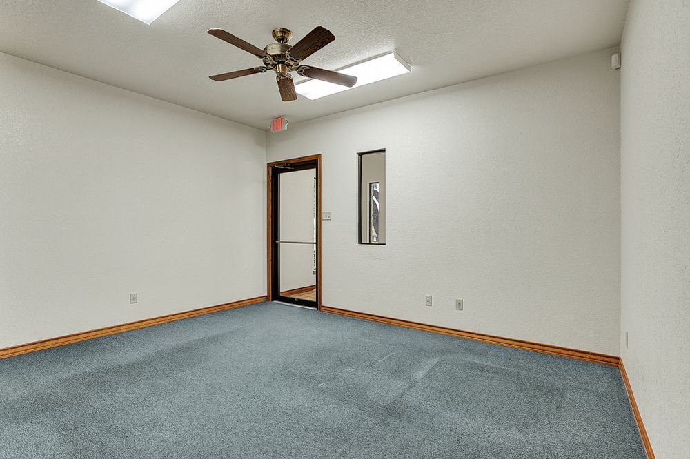 Office For Sale: 2461 Loop 337, New Braunfels, TX 78130